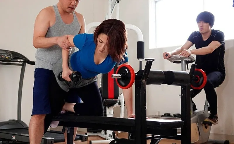 Chồng yêu phát hiện cô vợ địt nhau với huấn luyện viên thể hình